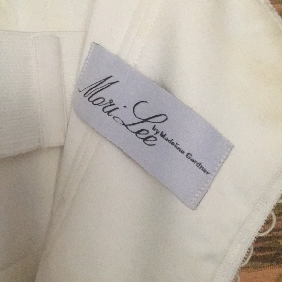 Moli lee elegant wedding 8 beast 28 waist 37 75 inches long - Picture 8 of 10